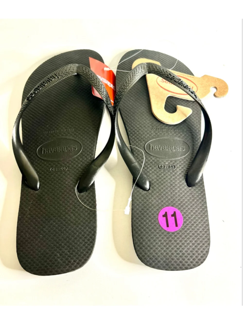 NWT Havaianas Men Slim Black flip flops with a cushioned rubber footbed size 11